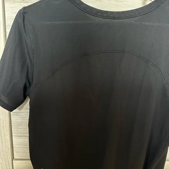 Lululemon High-Neck Running and Training T-Shirt - Picture 3 of 6